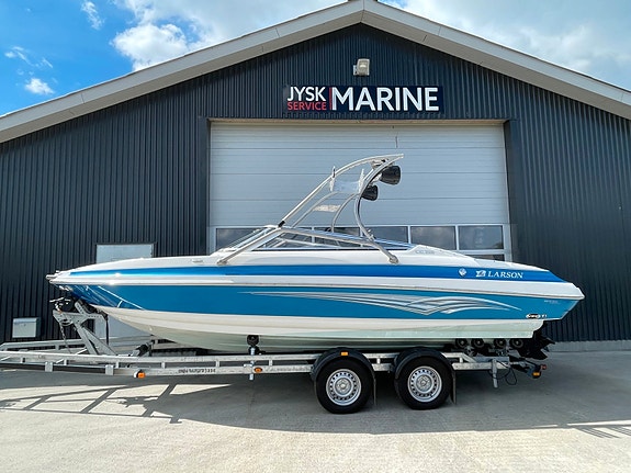 Larson XLI 228 Mercruiser 5.0 MPI V8 Bowrider