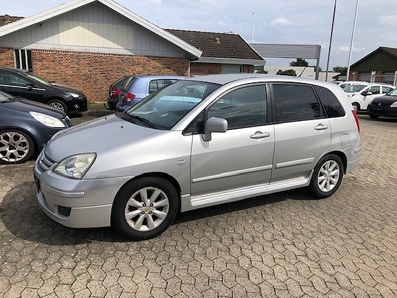 Suzuki Liana