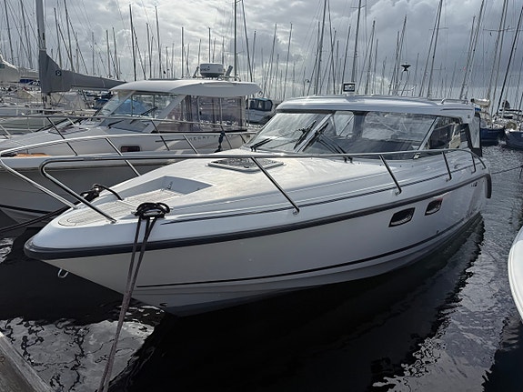 Motorbåd Aquador 27 HT