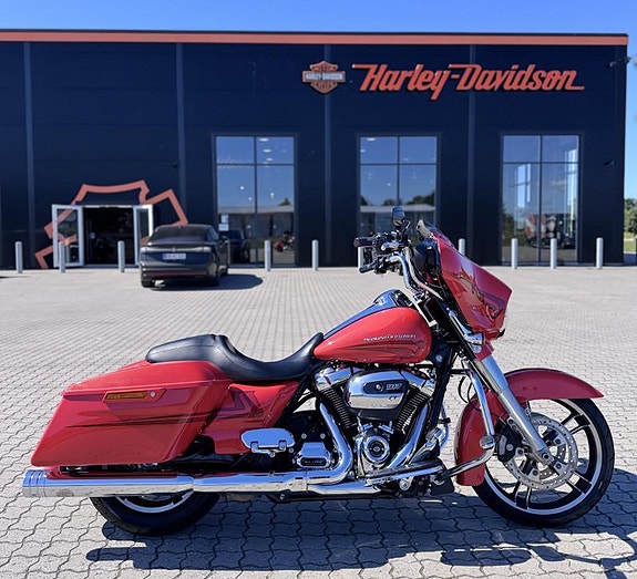 Harley-Davidson FLHXS Street Glide Special
