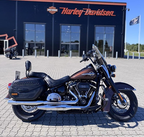 Harley-Davidson FLHCS Heritage Classic