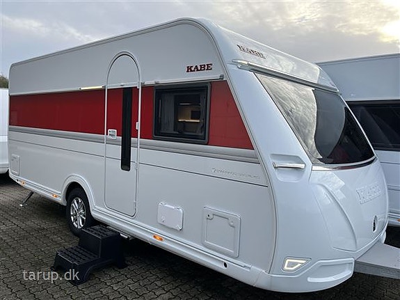 KABE 2026 - Kabe Smaragd 520 XL KS Premium Line   Fransk seng, rundsiddegruppe i beige skind, ALDE centralvarme, vandbåren gulvvarme, stort kompressor køleskab