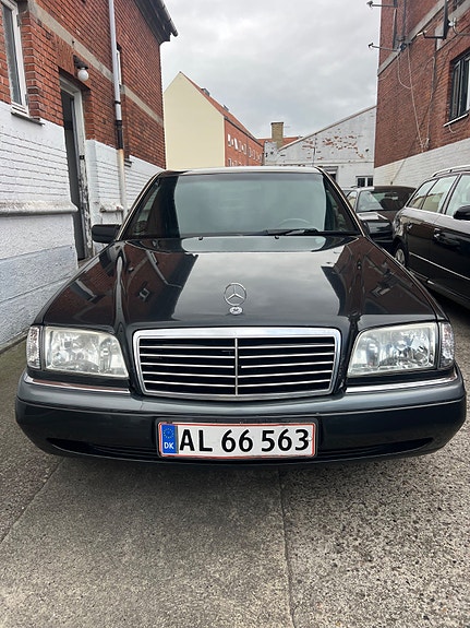 Mercedes C180