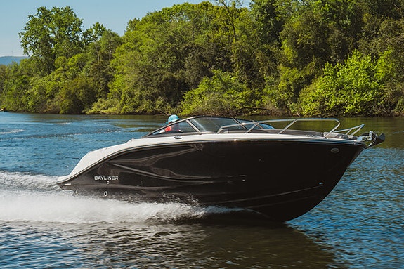 Bayliner C21i Cuddy med Mercruiser sterndrive