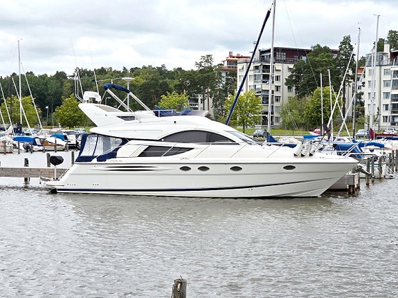 Fairline Phantom 43 Volvo Penta TAMD 74P-A - KRAFTIGT UPPGRADERAD