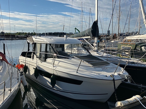 Jeanneau Merry Fisher 895 årgang 2021 med 2x 150 HK Yamaha.