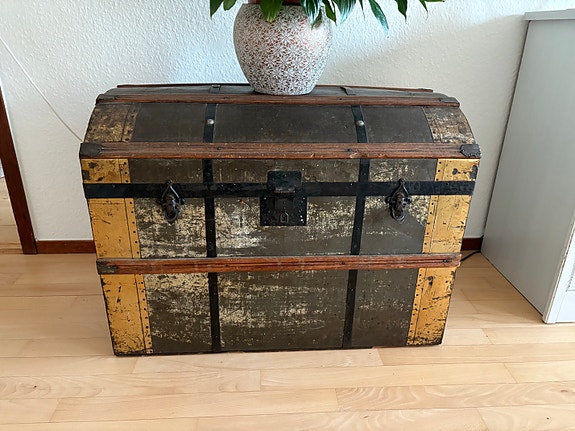 Product image 1 of 4