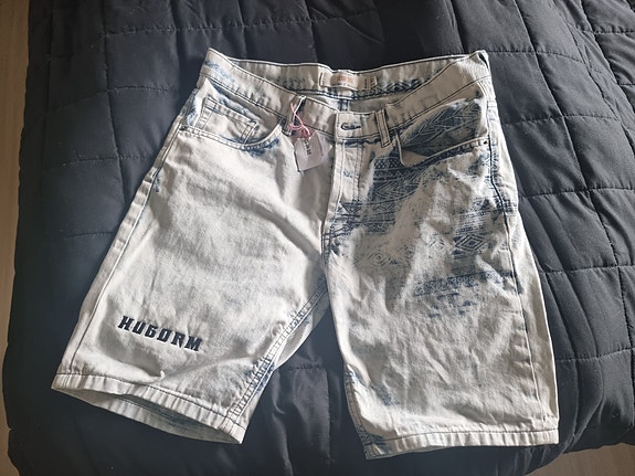 Product image 1 of 8