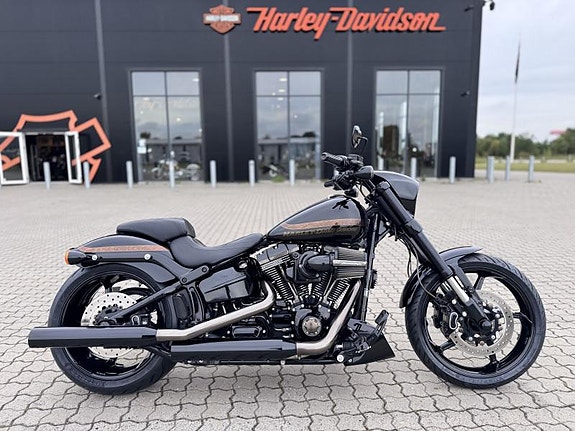 Harley-Davidson FXSE CVO Pro Street Breakout