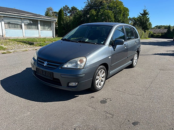 Suzuki Liana