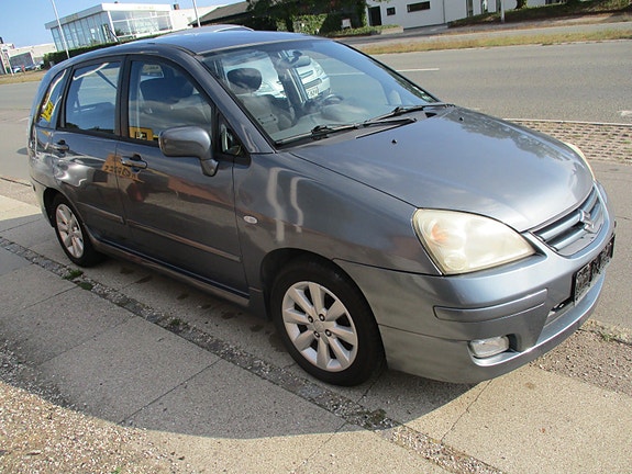 Suzuki Liana