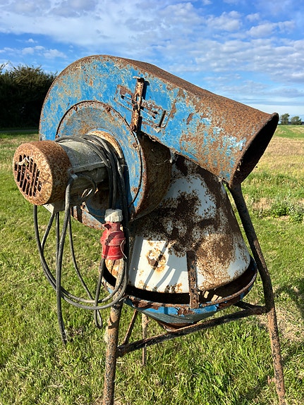 Product image 1 of 7