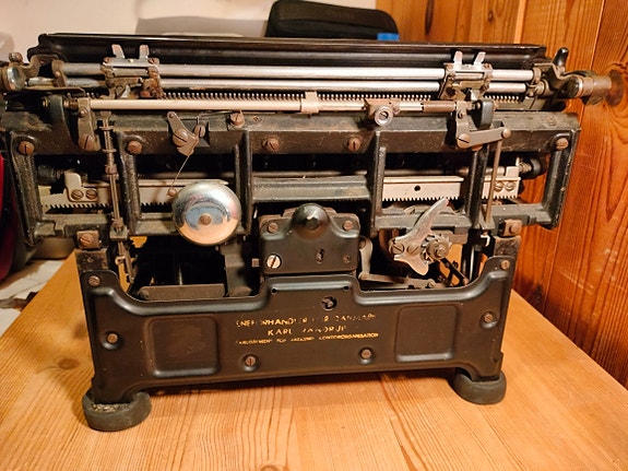 Product image 6 of 8