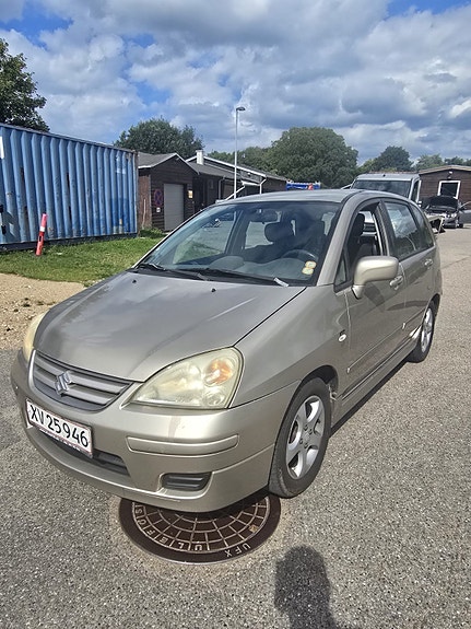 Suzuki Liana
