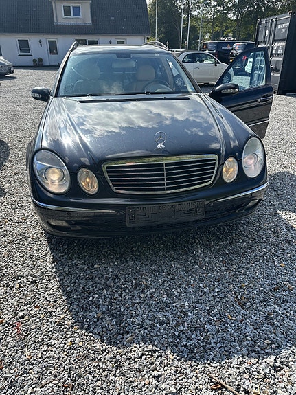 Mercedes E320