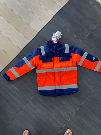 Product image 1 of 9