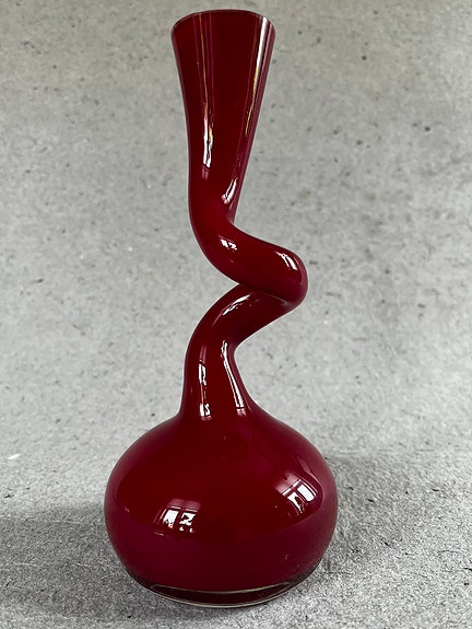 Mørk rød Normann vase | DBA