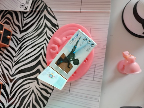 Product image 8 of 9