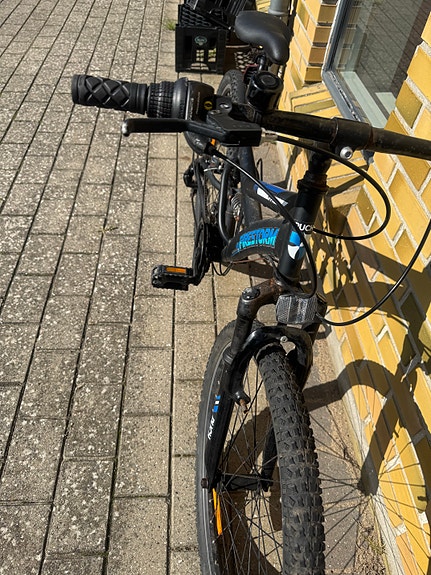 Product image 1 of 7