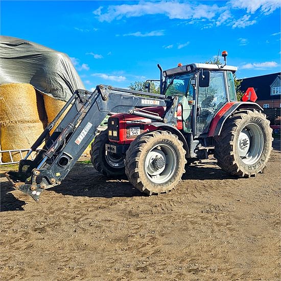 Massey Ferguson 4270 Massey Ferguson 4270 - 3,9 ton - Veto FX5960 frontloader