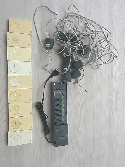 Product image 1 of 2