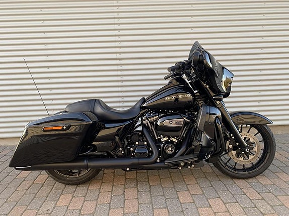 Harley-Davidson FLHXS Street Glide Special