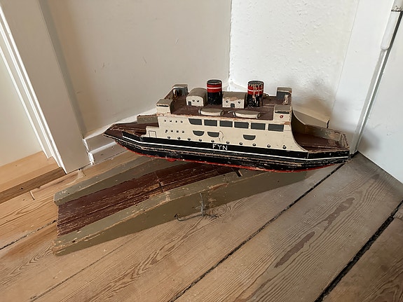 Product image 2 of 9