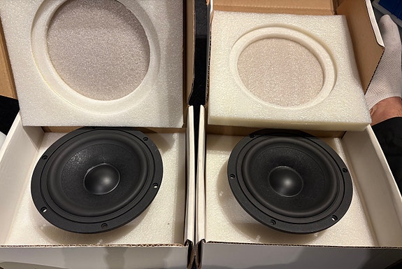 Product image 1 of 5