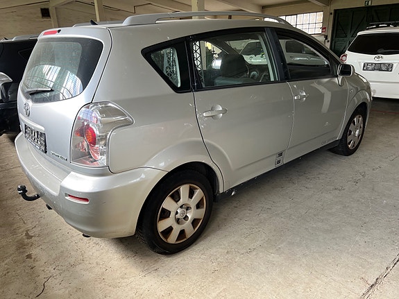 Toyota Corolla Sportsvan 2006 photo 4