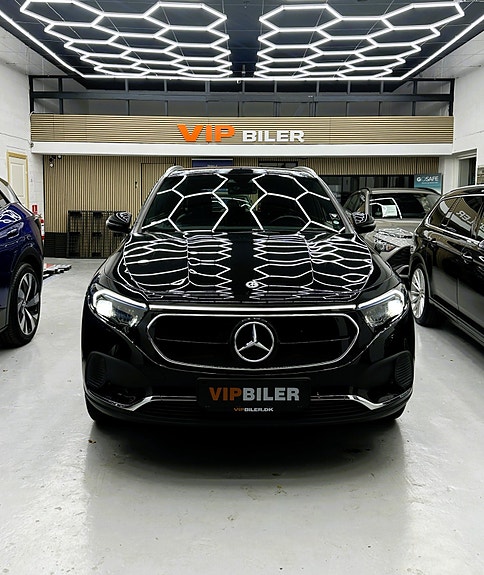 Mercedes EQA250