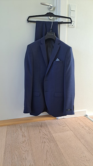 Product image 1 of 8