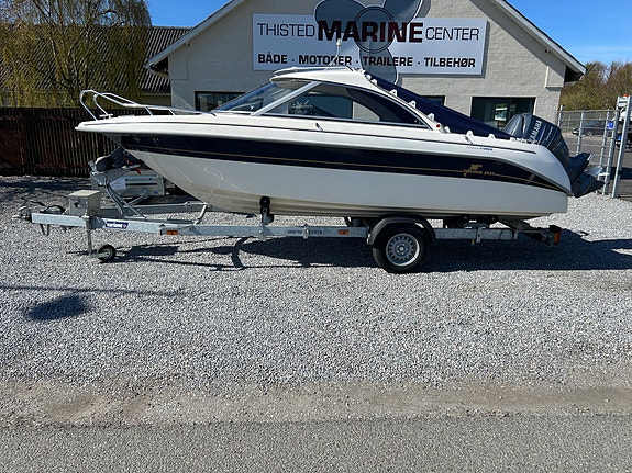 Yamarin 5930 i flot stand