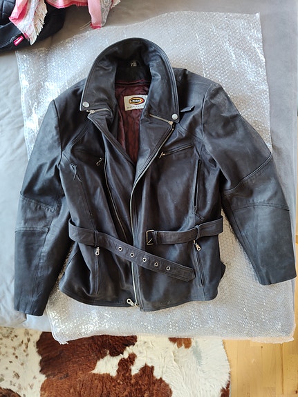 Product image 1 of 3