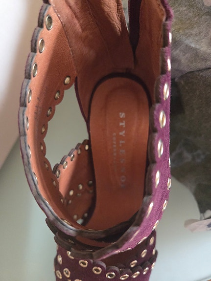 Product image 9 of 17