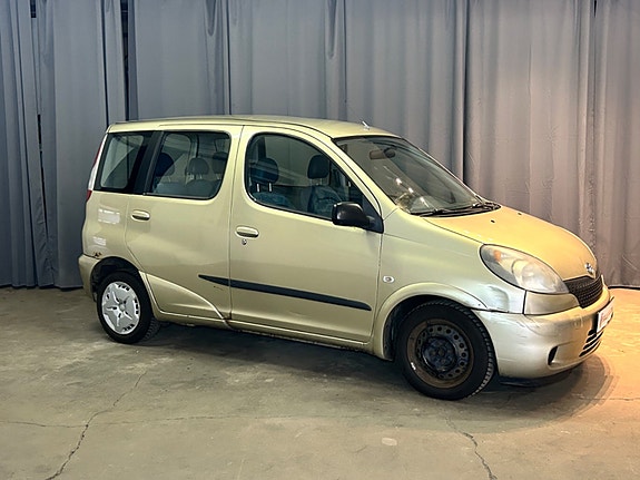 Toyota Yaris Verso