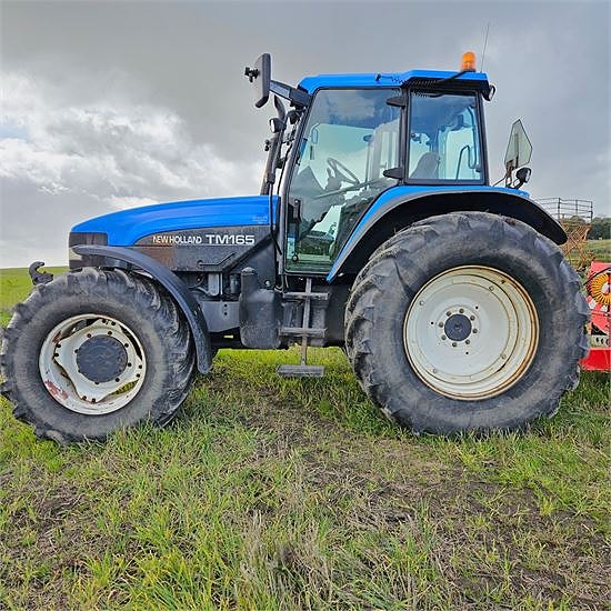 New Holland TM165 New Holland TM165
