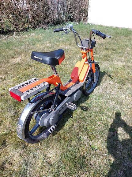 Vespa bravo