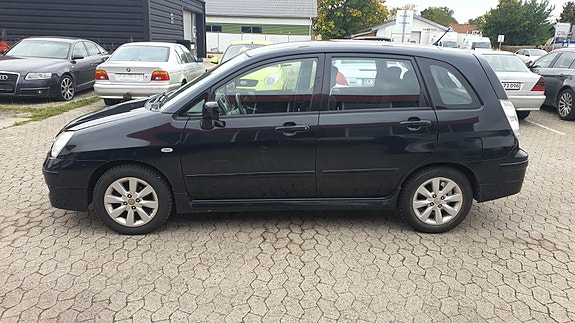 Suzuki Liana