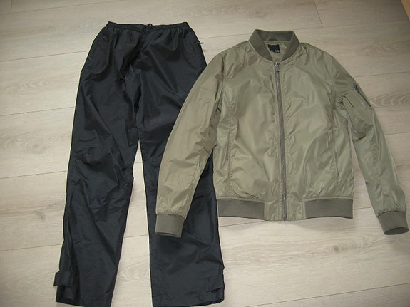 Product image 1 of 3