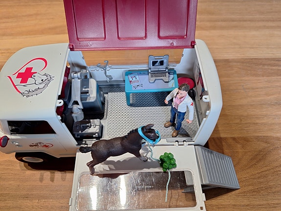 Product image 1 of 4