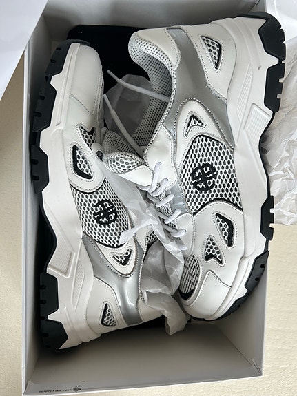 Product image 1 of 5