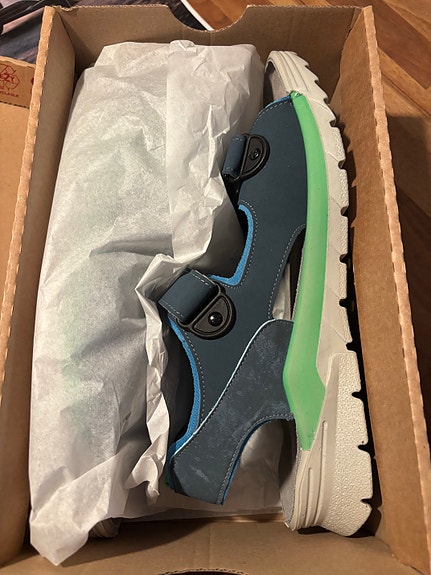 Product image 1 of 6