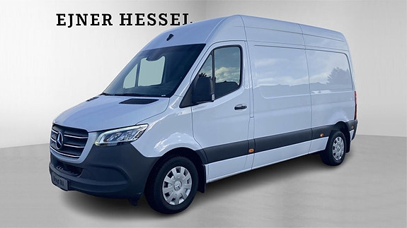 Mercedes Sprinter 215