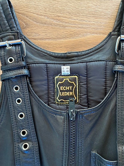 Product image 1 of 3