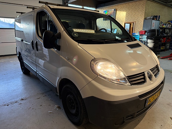 Renault Trafic T29 2013 photo 2