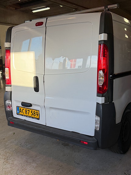 Renault Trafic T29 2013 photo 3