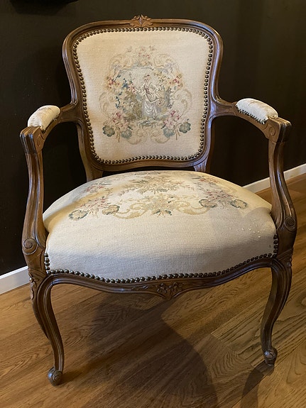 Rokoko stol med prinsesse broderi