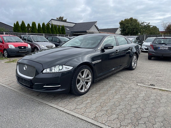 Jaguar XJ