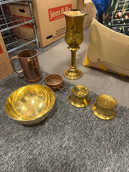 Product image 1 of 2