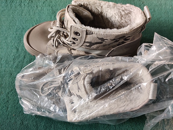 Product image 2 of 9